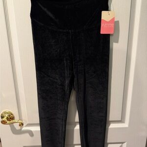 NWT! Yummie Black Velvet Leggings